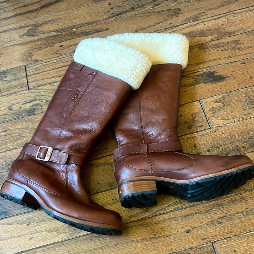 *Leather and Sheep Skin Australia Ugg Boots*